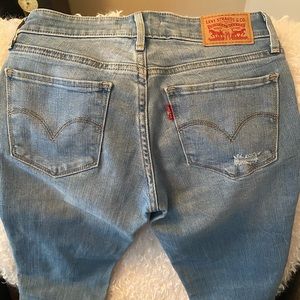 Women’s Levis 711 Skinny Jean, size 24